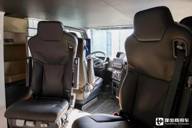 Actros Edition 2马匹运输车了解一下龙8中国唯一入口豪华如A型房车