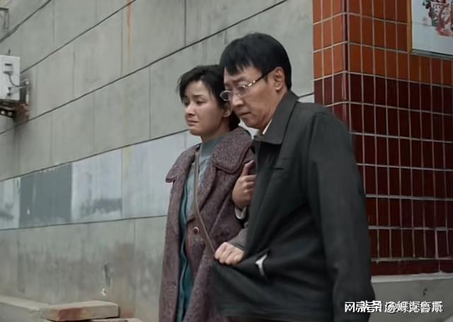 25如今再次搭档辛柏青终于火了出道20年不温不火45岁看着像(图5)