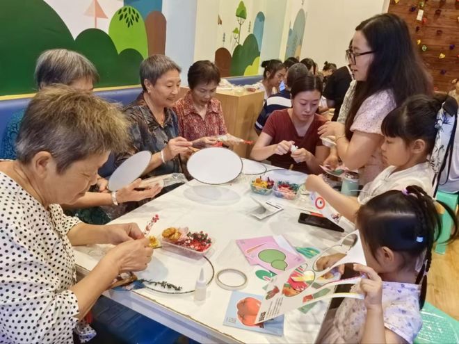 兴开展丰富多彩的七夕主题活动网络中国节·七夕｜重庆渝北回(图6)