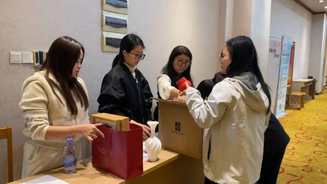 爱心义卖 情暖惠东”活动温情启幕闲置物品变“暖心礼物” 本周六“(图3)